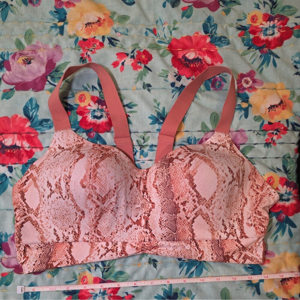Victoria's Secret On Point Wireless Padded Racer Back Pink Snake Sports Bra  XL